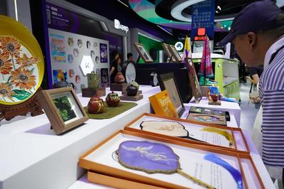 朝陽展區(qū) 文化+科技融合新篇章，騰訊音樂、B站等企業(yè)創(chuàng)新展覽服務(wù)